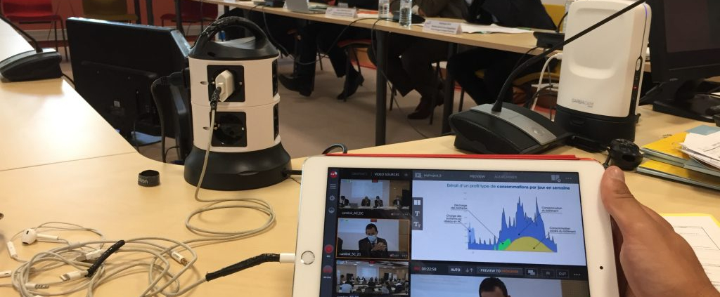 Conférence de presse en live - PeupladesTV agence live streaming Nantes