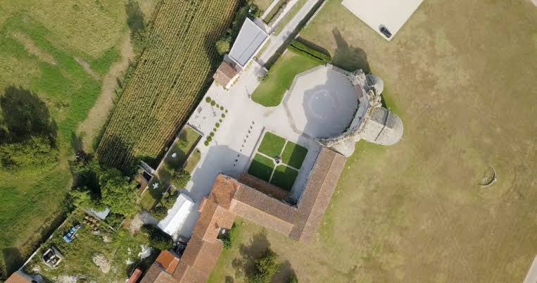 Pourquoi faire appel à une agence vidéo (avec drone) pour promouvoir un bien immobilier Pourquoi faire appel à une agence vidéo (avec drone) pour promouvoir un bien immobilier